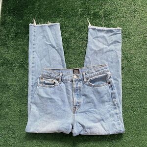 BDG High Rise Mom Jean Slim Straight Light Wash Size 27